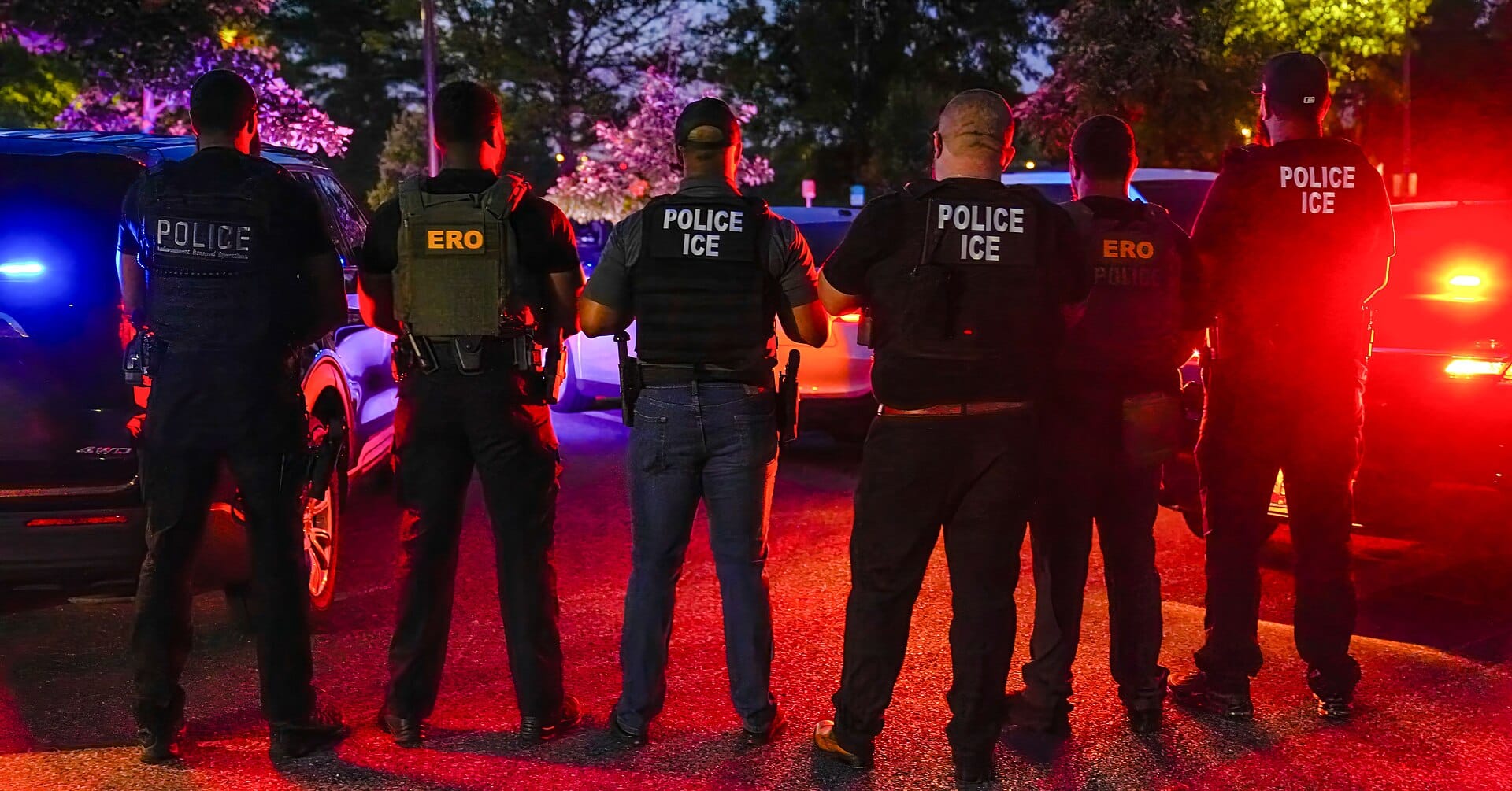 Bessent Pressures Banks to Review Immigrant Accounts